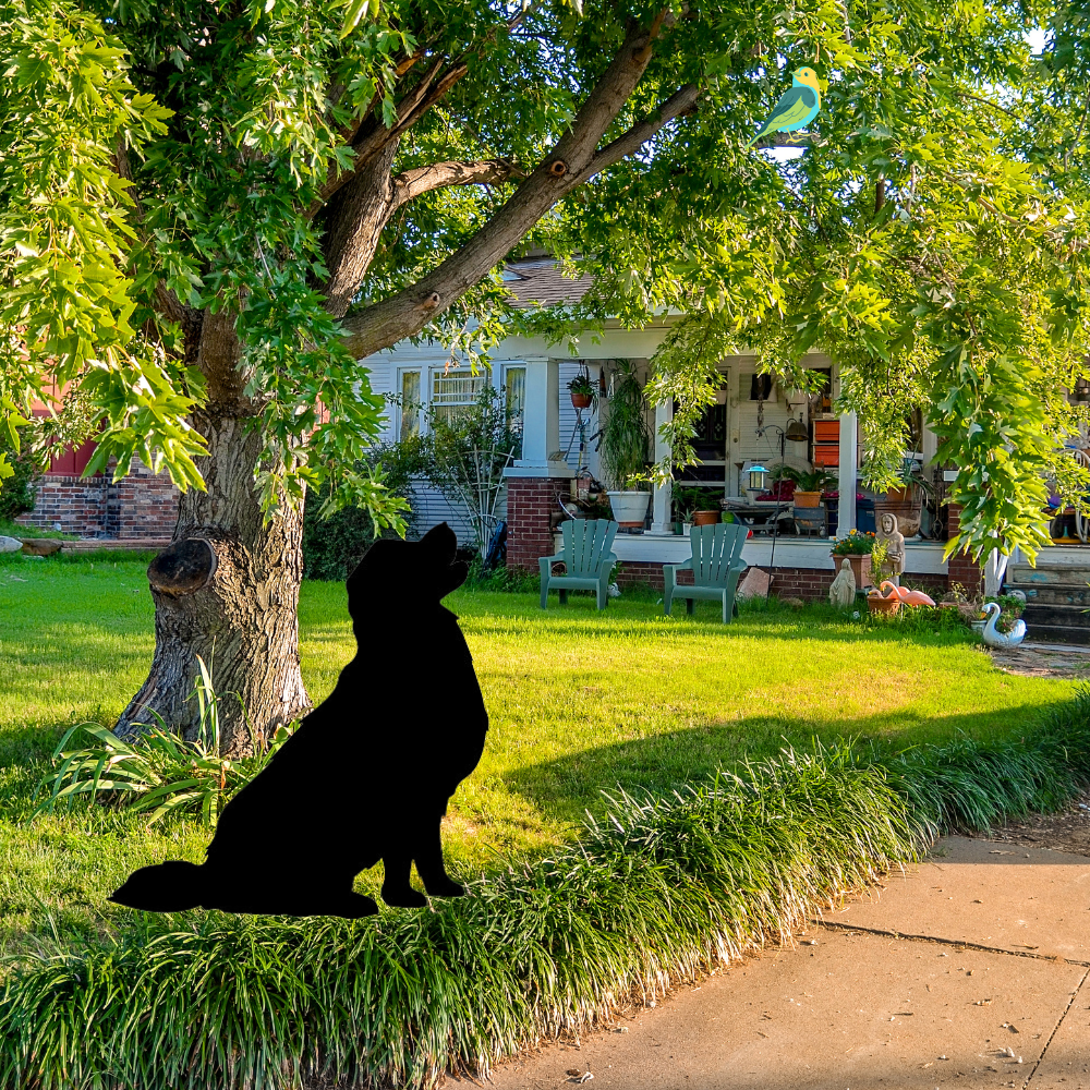 Precut Glass Shape of golden Retriever in yard