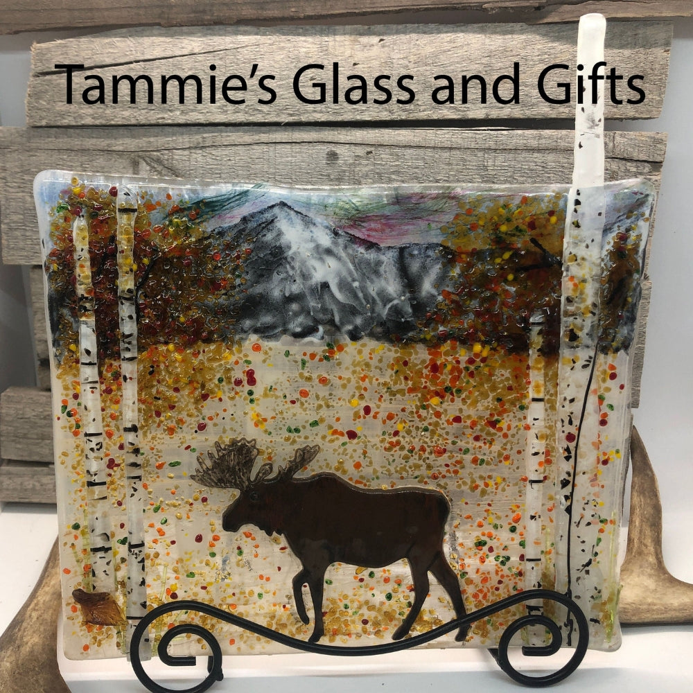 Precut glass shape of a moose in art piece by Tammie's Glass and Gifts.